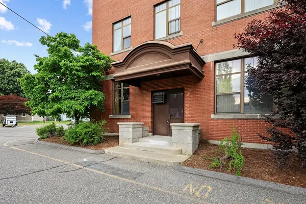 90 Mckinstry Ave #117, Chicopee, MA 01013