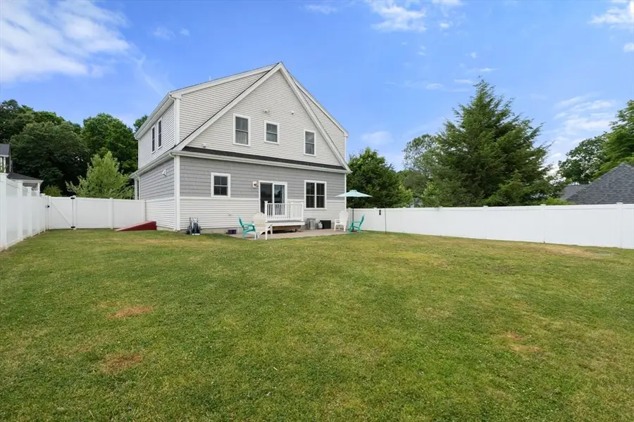 1 Sumner St #7, Norfolk, MA 02056 - #3