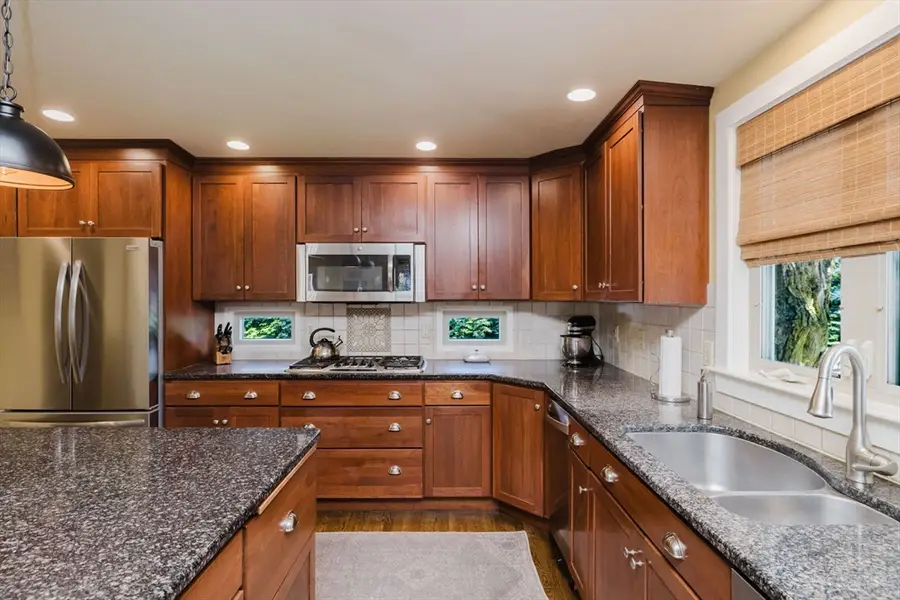 99 Pleasant St, Mansfield, MA 02048 - #3