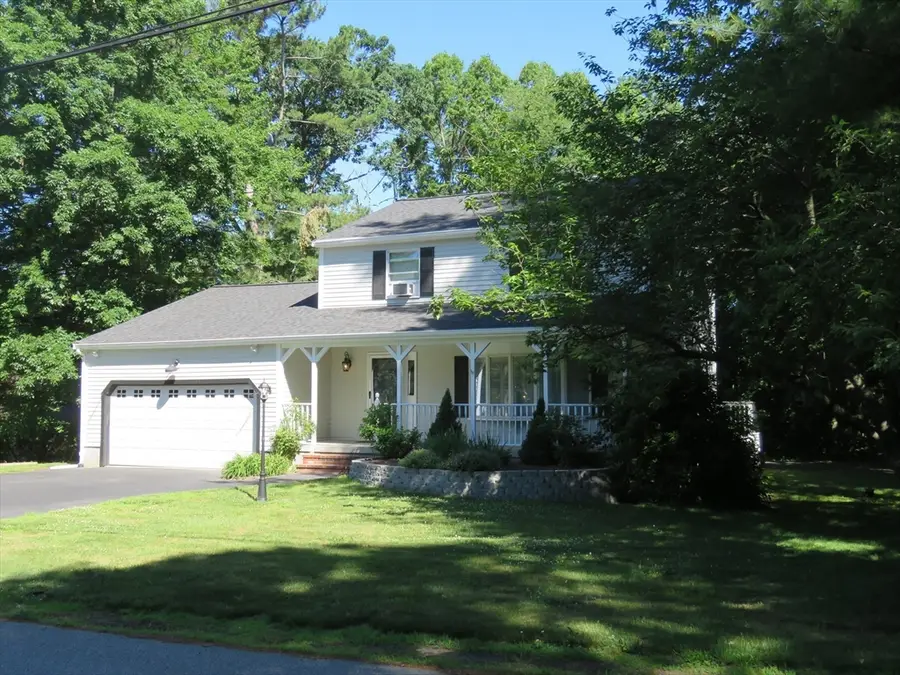14 Willow St, Stoughton, MA 02072 - #2