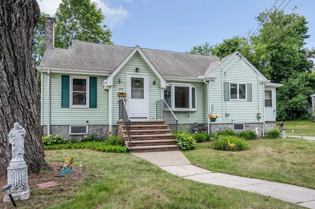 20 Oak Knoll Ave, Chelmsford, MA 01824 - #1