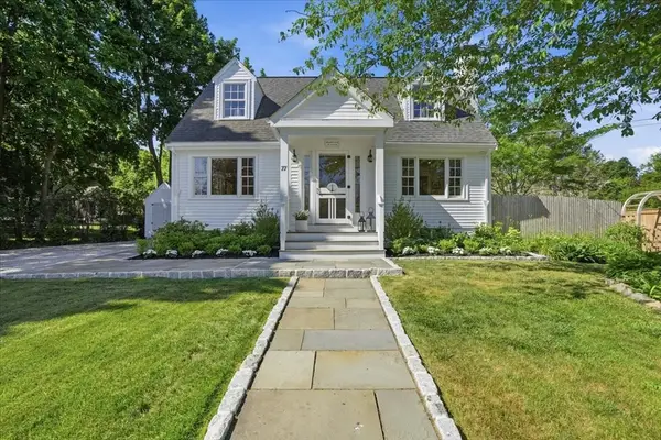 77 Cushing Road, Cohasset, MA 02025