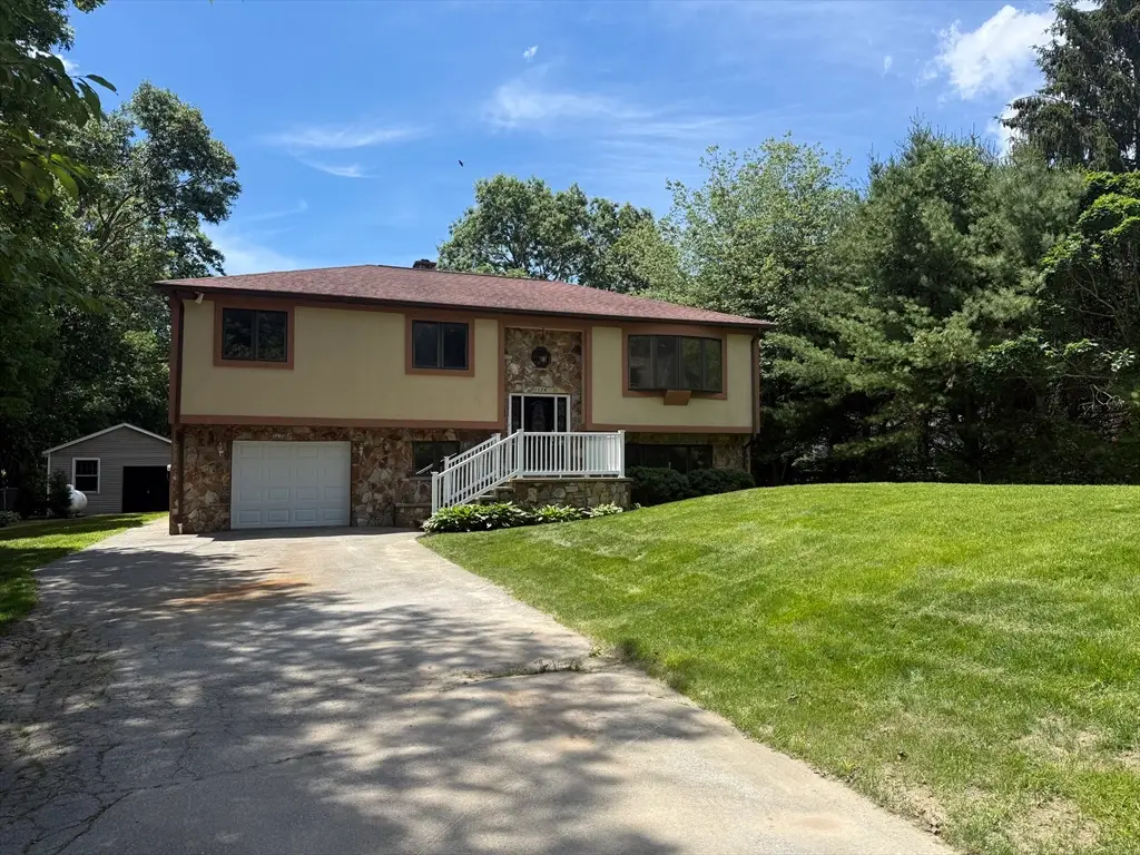 1174 Old Fall River Rd, Dartmouth, MA 02747 - #1