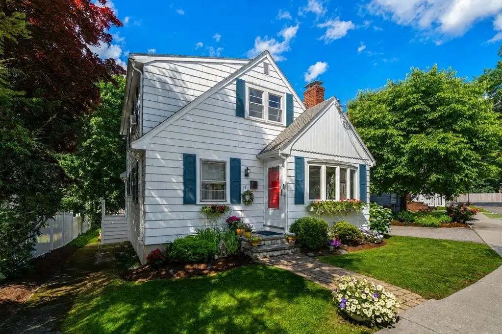 11 Country Rd, Brookline, MA 02467 - #1