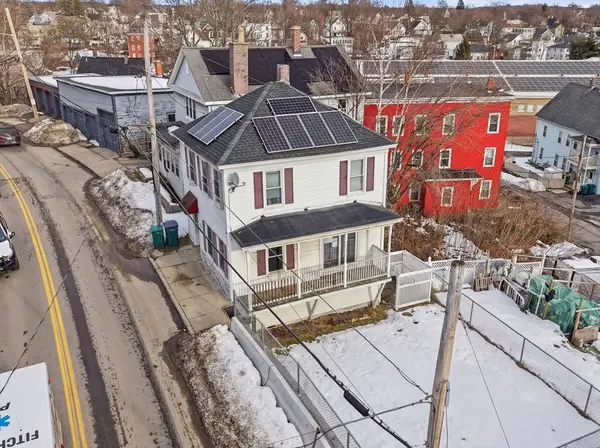 33 Pearl St, Fitchburg, MA 01420