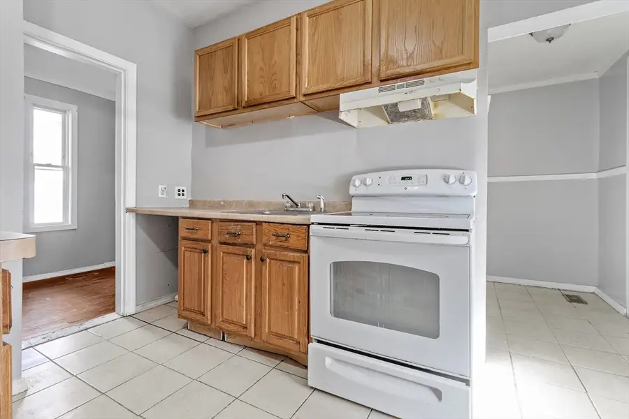 29 Newbury St, Worcester, MA 01609 - #2