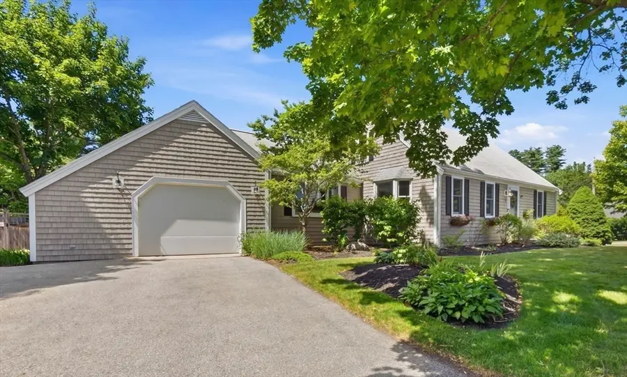 4 Everett Dr, Newburyport, MA 01950 - #3