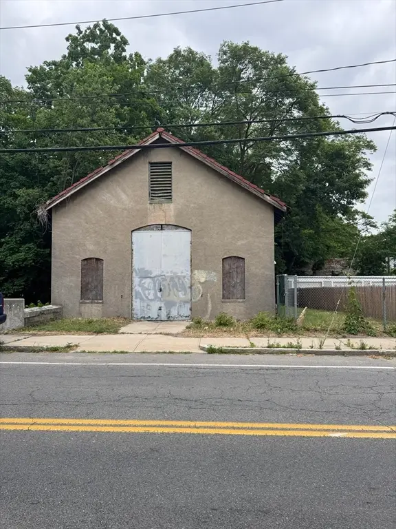 138 Perkins Avenue, Brockton, MA 02303