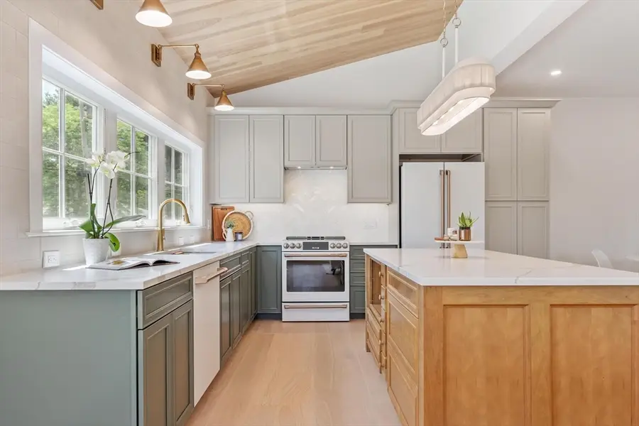60 Neillian Street #60, Bedford, MA 01730 - #3