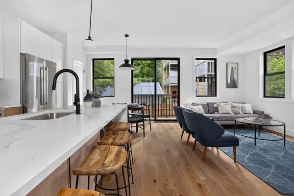 37 Kingston St #R, Somerville, MA 02144