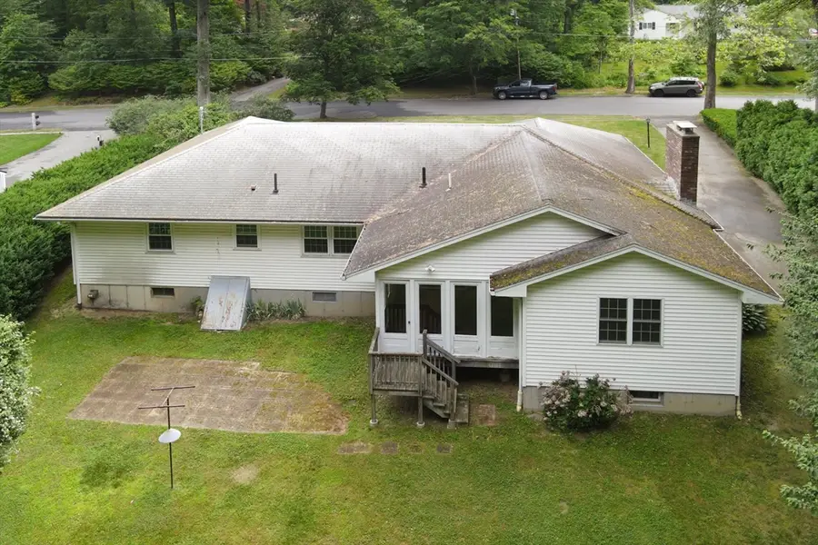 30 Gill Ct, Whitinsville, MA 01588 - #3