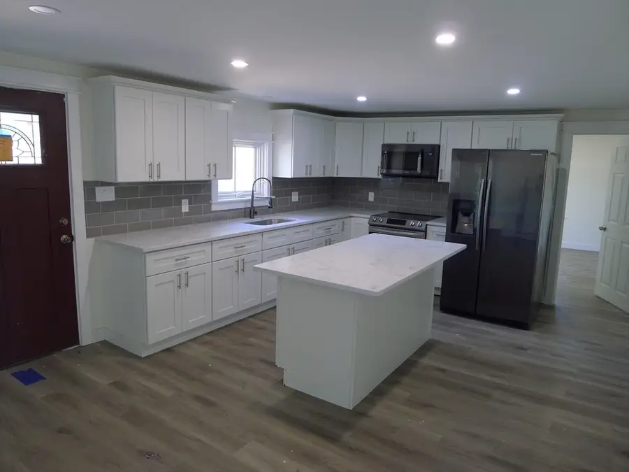 4 Cranberry Meadow Shore Rd, Charlton, MA 01507 - #2
