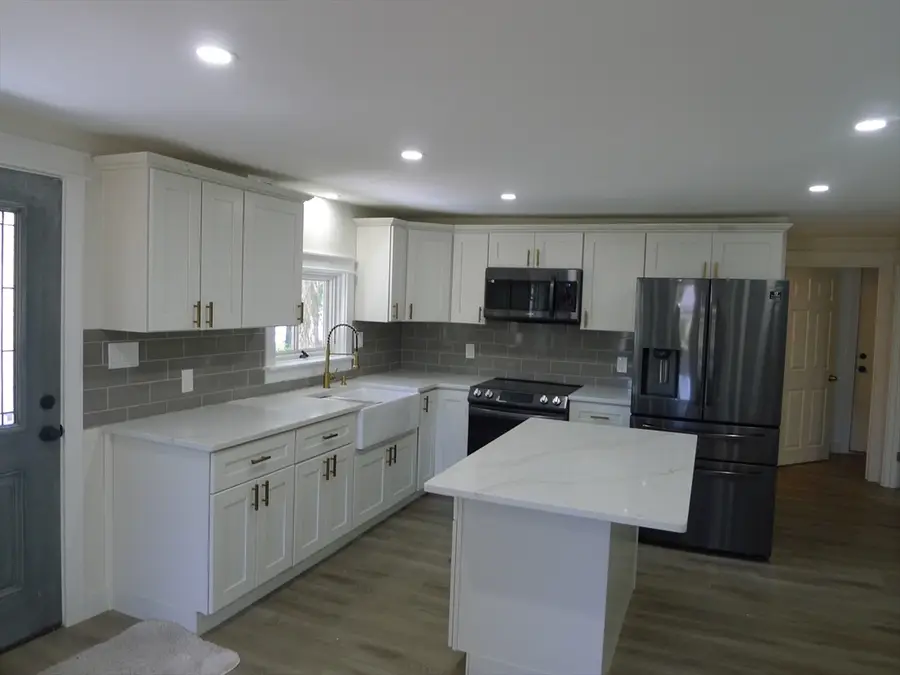6 Cranberry Meadow Shore Rd, Charlton, MA 01507 - #2
