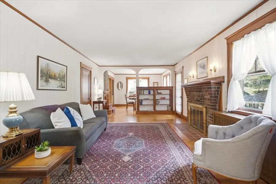 366 Warren St, Needham, MA 02492 - #3