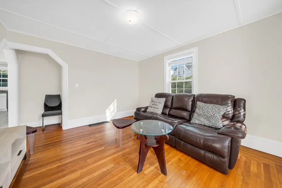 12 Adams St, Lynn, MA 01902 - #3