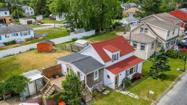 7 Wayne St, Fairhaven, MA 02719