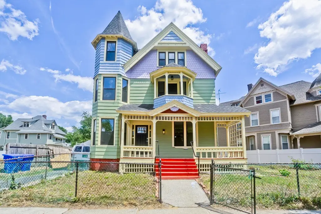 205 St James Ave, Springfield, MA 01109 - #1