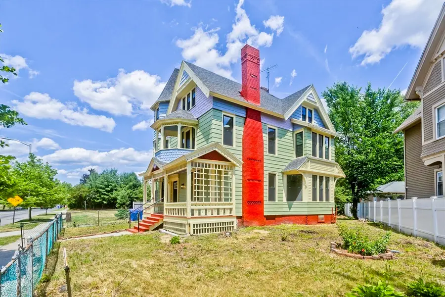 205 St James Ave, Springfield, MA 01109 - #2