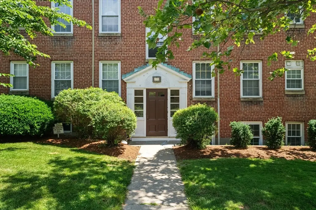 1 Lanark Rd #7, Brookline, MA 02445 - #1