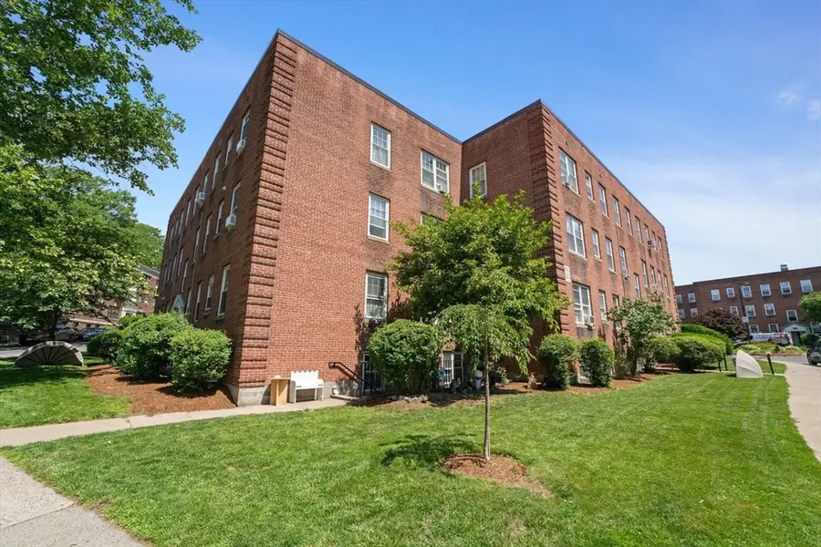 1 Lanark Rd #7, Brookline, MA 02445 - #2