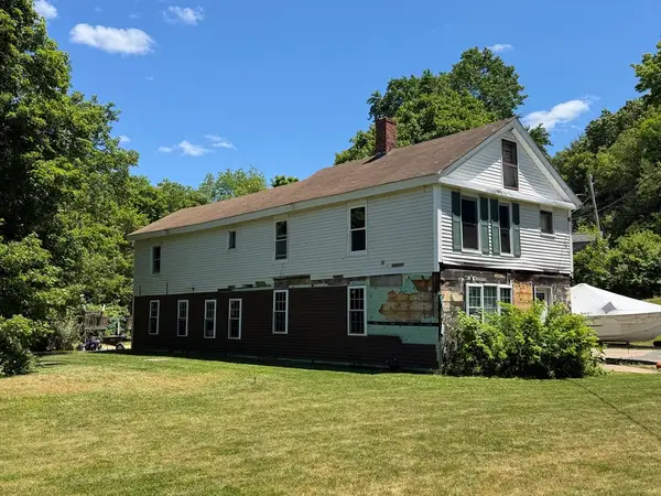 101 Howe St., East Brookfield, MA 01515