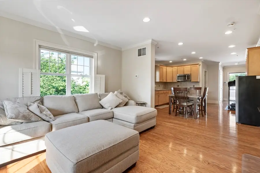 50 Clemence St #50, Cranston, RI 02920 - #3