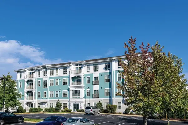 4 Repton Cir #4205, Watertown, MA 02472