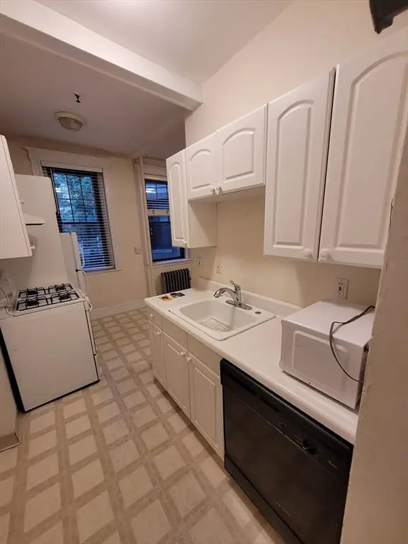 60 Queensbury St #2, Boston, MA 02215 - #2