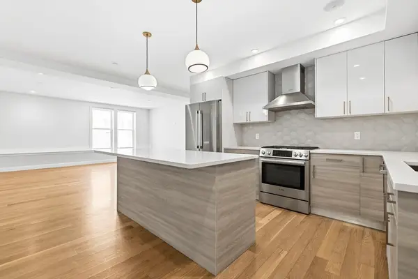 40 Westmoreland St #2, Boston, MA 02124