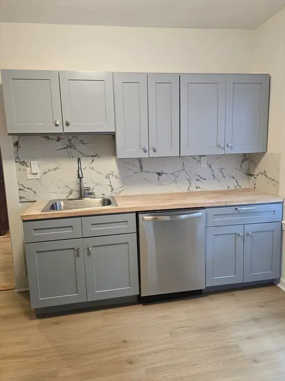 105 Fuller St, Boston, MA 02124 - #3