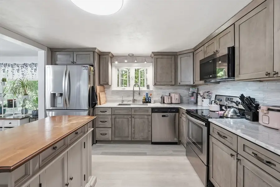 3 Magna Vista, Auburn, MA 01501 - #2