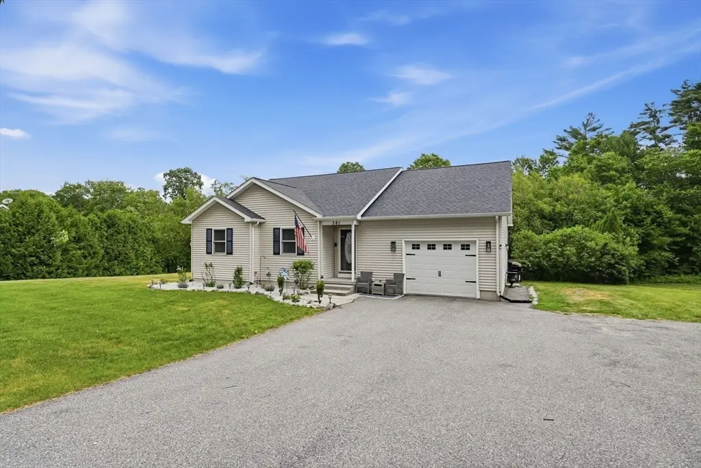 381 N Liberty St, Belchertown, MA 01007 - #1