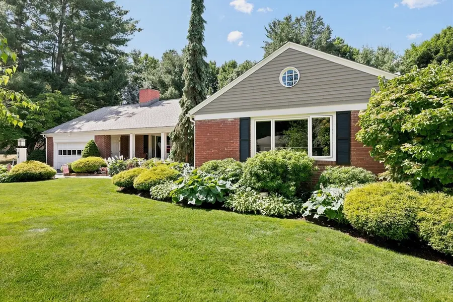 93 Wheel Meadow Dr, Longmeadow, MA 01106 - #3