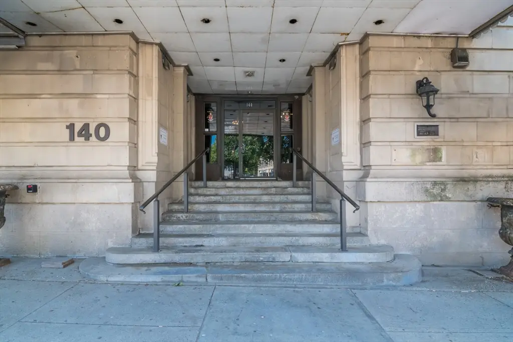 140 Chestnut St #818, Springfield, MA 01103 - #1