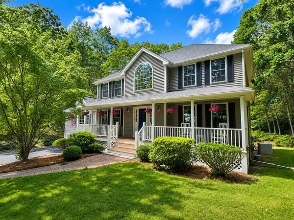 20 Emerald St, Tyngsborough, MA 01879