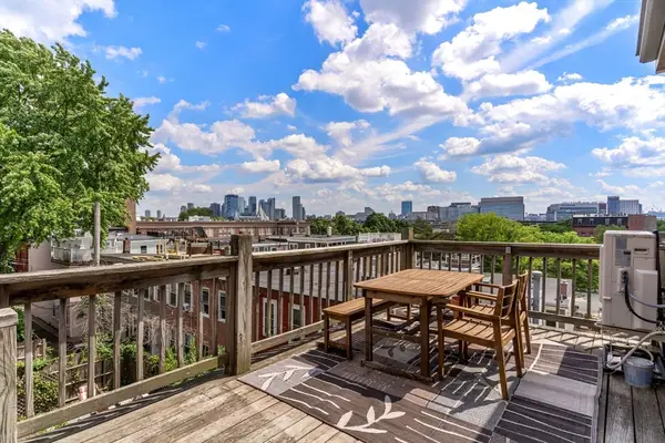 35 Mead St #3, Boston, MA 02129