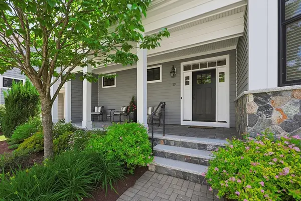 13 Davenport Ln #13, Hopkinton, MA 01748