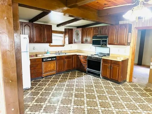 10 Lafayette St, Lowell, MA 01854 - #3