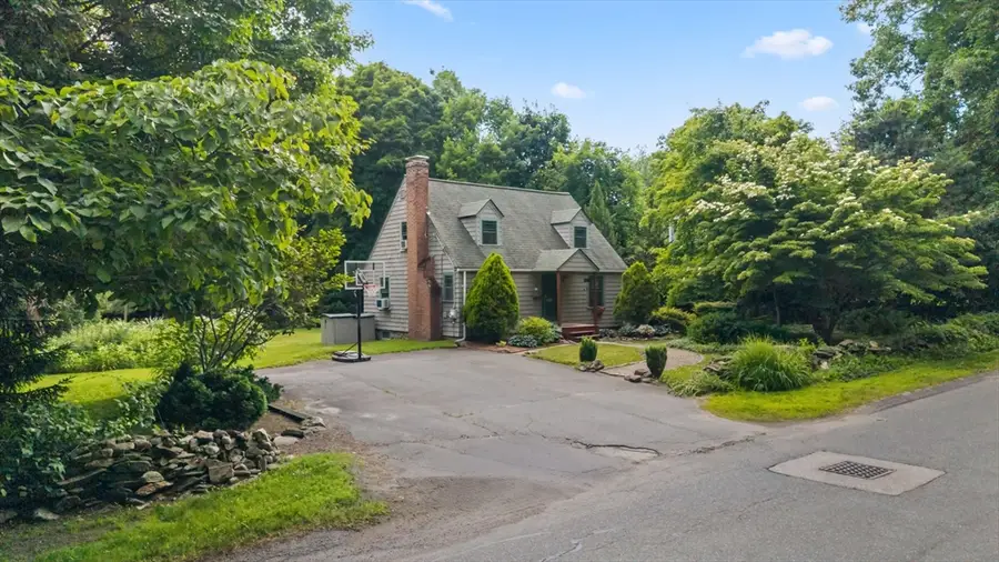 33 Spruce St, Shrewsbury, MA 01545 - #2