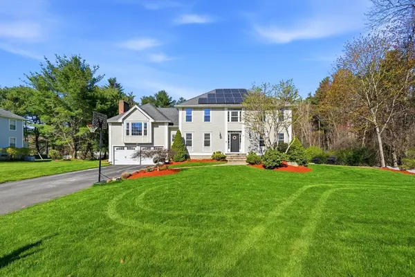 9 Belknap Dr, Andover, MA 01810