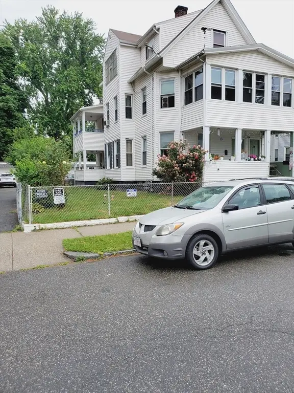 32-34 Montmorenci St, Springfield, MA 01107 - #3