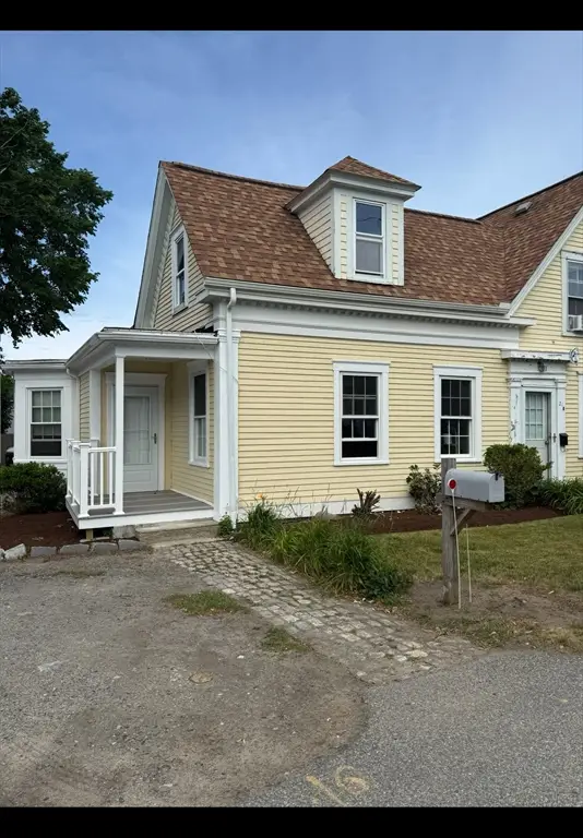 21 Pleasant St #8, Barnstable, MA 02601