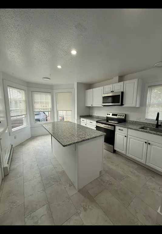 21 Pleasant St #8, Hyannis, MA 02601 - #2