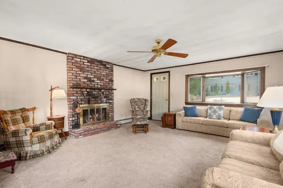 73 Sweetwater St, Saugus, MA 01906 - #3