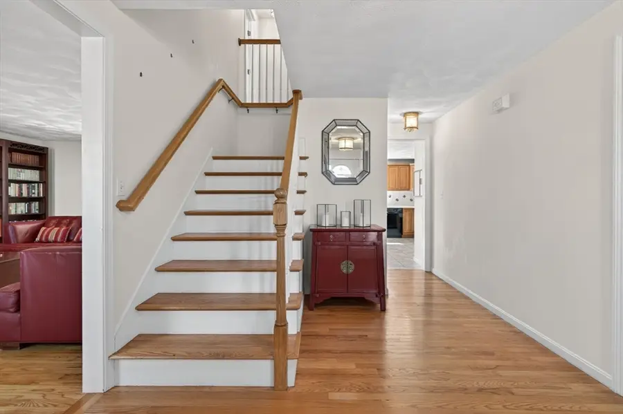 4 Lt Litchfield, Burlington, MA 01803 - #3