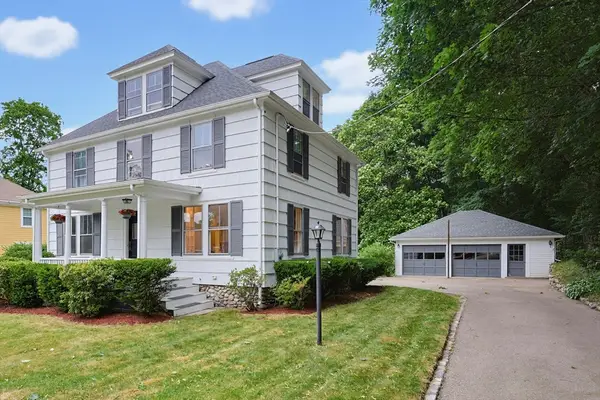 78 Franklin St, Wrentham, MA 02093
