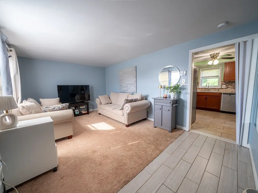 2 Amesbury St, Worcester, MA 01605 - #3