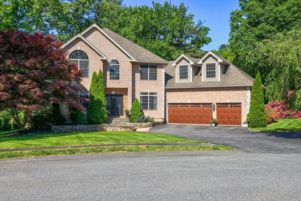 10 Strawberry Knoll Dr, Sutton, MA 01590 - #1