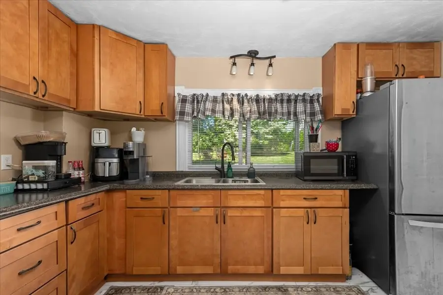 27 Lavallee Ter, Worcester, MA 01603 - #3