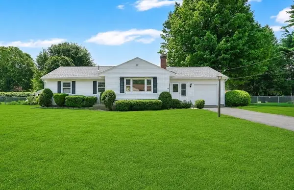 95 Wrenwood St, Springfield, MA 01129